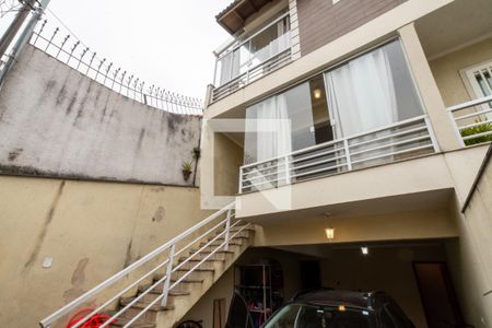 Casa à venda com 270m², 4 quartos e 3 vagas Casa à venda com 270m², 4 quartos e 3 vagasFrente