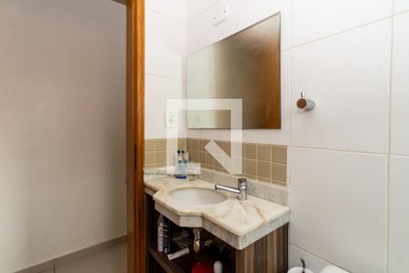 Casa à venda com 270m², 4 quartos e 3 vagas Casa à venda com 270m², 4 quartos e 3 vagasBanheiro Corredor