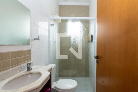 Casa à venda com 270m², 4 quartos e 3 vagas Casa à venda com 270m², 4 quartos e 3 vagasBanheiro Corredor