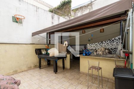 Casa à venda com 270m², 4 quartos e 3 vagas Casa à venda com 270m², 4 quartos e 3 vagasQuintal