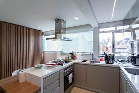 Apartamento à venda com 69m², 3 quartos e 2 vagas Apartamento à venda com 69m², 3 quartos e 2 vagasCozinha e Área de Serviço
