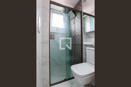 Apartamento à venda com 69m², 3 quartos e 2 vagas Apartamento à venda com 69m², 3 quartos e 2 vagasBanheiro da suíte
