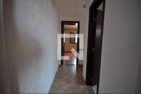 Corredor de casa para alugar com 3 quartos, 113m² em Parque Vitória, São Paulo