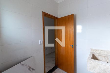 Casa à venda com 98m², 2 quartos e 2 vagasBanheiro da Suíte 2