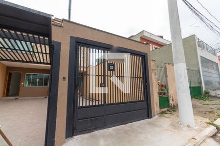 Casa à venda com 98m², 2 quartos e 2 vagasFachada