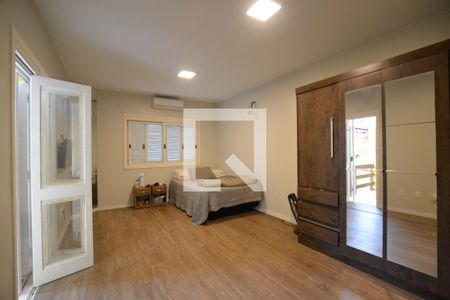 Casa à venda com 375m², 4 quartos e 2 vagasSuíte