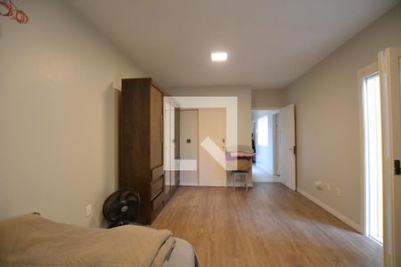 Casa à venda com 375m², 4 quartos e 2 vagasSuíte