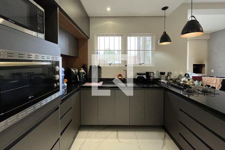 Casa à venda com 375m², 4 quartos e 2 vagasCozinha