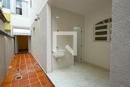Casa para alugar com 160m², 2 quartos e 1 vagaQuintal