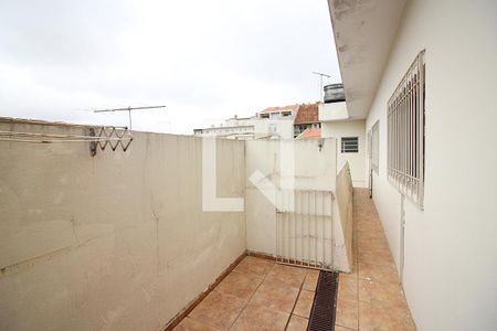 Casa à venda com 180m², 4 quartos e 2 vagasCorredor