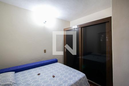 Casa à venda com 270m², 4 quartos e 4 vagas Casa à venda com 270m², 4 quartos e 4 vagasQuarto 2