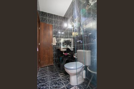 Casa à venda com 270m², 4 quartos e 4 vagas Casa à venda com 270m², 4 quartos e 4 vagasBanheiro da Suíte