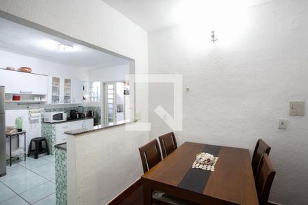 Casa à venda com 270m², 4 quartos e 4 vagas Casa à venda com 270m², 4 quartos e 4 vagasSala de Jantar