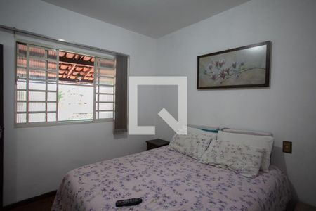 Casa à venda com 270m², 4 quartos e 4 vagas Casa à venda com 270m², 4 quartos e 4 vagasSuíte