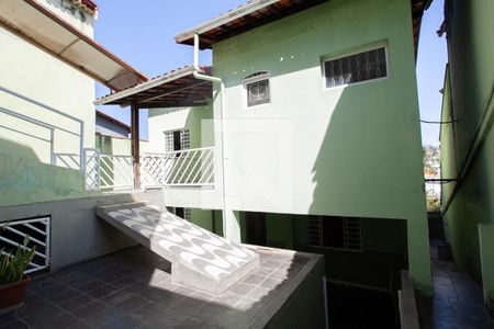Casa à venda com 270m², 4 quartos e 4 vagas Casa à venda com 270m², 4 quartos e 4 vagasQuintal