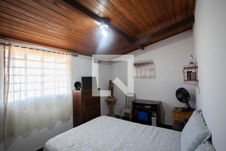 Casa à venda com 270m², 4 quartos e 4 vagas Casa à venda com 270m², 4 quartos e 4 vagasQuarto 1