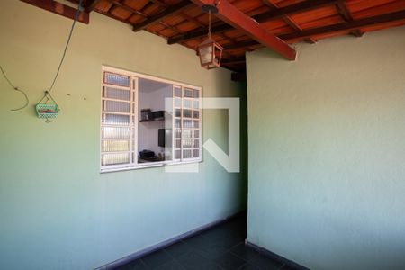 Casa à venda com 270m², 4 quartos e 4 vagas Casa à venda com 270m², 4 quartos e 4 vagasVaranda
