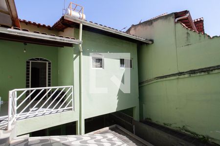Casa à venda com 270m², 4 quartos e 4 vagas Casa à venda com 270m², 4 quartos e 4 vagasQuintal