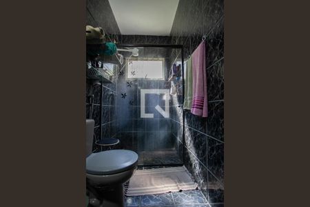 Casa à venda com 270m², 4 quartos e 4 vagas Casa à venda com 270m², 4 quartos e 4 vagasBanheiro da Suíte