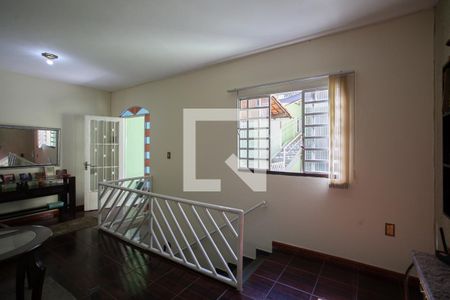 Sala 1  de casa à venda com 4 quartos, 270m² em Floramar, Belo Horizonte