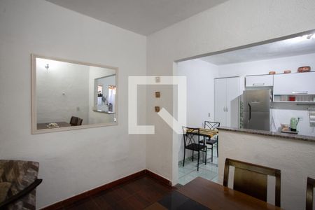 Casa à venda com 270m², 4 quartos e 4 vagas Casa à venda com 270m², 4 quartos e 4 vagasSala de Jantar