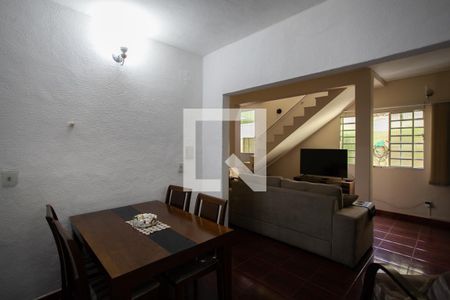 Casa à venda com 270m², 4 quartos e 4 vagas Casa à venda com 270m², 4 quartos e 4 vagasSala de Jantar