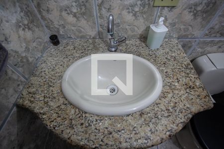 Casa à venda com 270m², 4 quartos e 4 vagas Casa à venda com 270m², 4 quartos e 4 vagasBanheiro Social