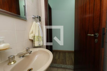 Casa à venda com 242m², 3 quartos e 3 vagasLavabo