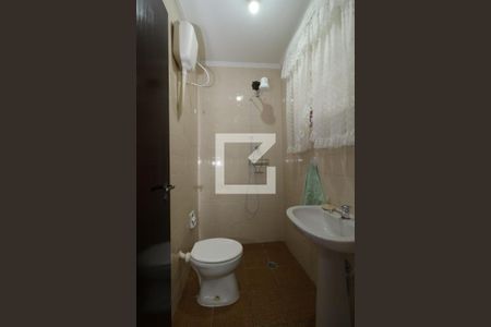 Casa à venda com 242m², 3 quartos e 3 vagasBanheiro de Serviço