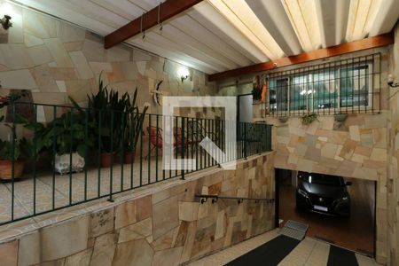 Casa à venda com 242m², 3 quartos e 3 vagasEntrada