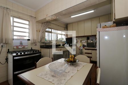 Casa à venda com 242m², 3 quartos e 3 vagasCozinha