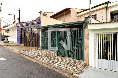 Casa à venda com 242m², 3 quartos e 3 vagasFachada