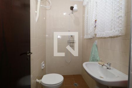 Casa à venda com 242m², 3 quartos e 3 vagasBanheiro de Serviço