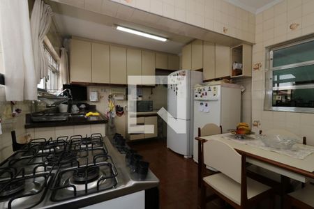 Casa à venda com 242m², 3 quartos e 3 vagasCozinha