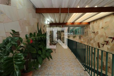 Casa à venda com 242m², 3 quartos e 3 vagasEntrada