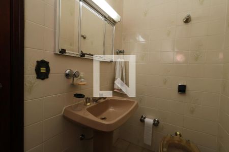 Casa à venda com 242m², 3 quartos e 3 vagasBanheiro Social