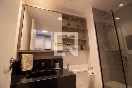 Banheiro de apartamento para alugar com 1 quarto, 24m² em Campo Belo, São Paulo