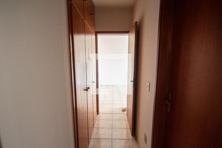 Corredor de apartamento para alugar com 2 quartos, 82m² em Centro, Ribeirão Preto