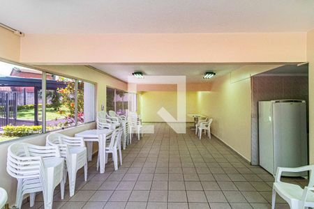 Apartamento à venda com 74m², 3 quartos e 1 vaga Apartamento à venda com 74m², 3 quartos e 1 vagaÁrea comum - Salão de festas
