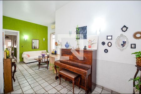 Sala de casa à venda com 4 quartos, 178m² em Ingá, Niterói