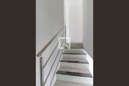 Apartamento à venda com 110m², 2 quartos e 1 vagaEscada