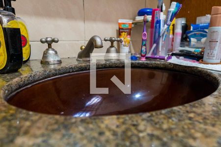 Casa à venda com 150m², 3 quartos e 3 vagasBanheiro da Suíte 1 Detalhe