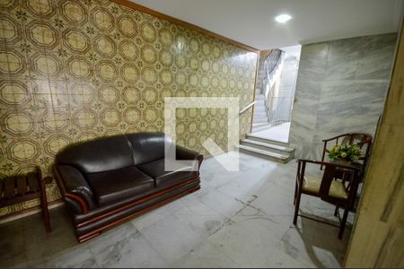 Hall de apartamento para alugar com 2 quartos, 63m² em Grajau, Rio de Janeiro