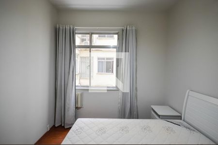 Quarto 1 de apartamento para alugar com 2 quartos, 63m² em Grajau, Rio de Janeiro