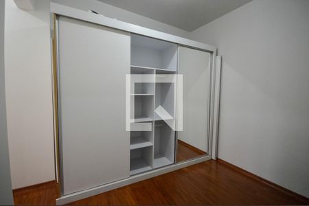 Quarto 2 de apartamento para alugar com 2 quartos, 63m² em Grajau, Rio de Janeiro