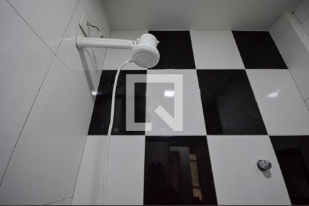 Banheiro de apartamento para alugar com 2 quartos, 63m² em Grajau, Rio de Janeiro