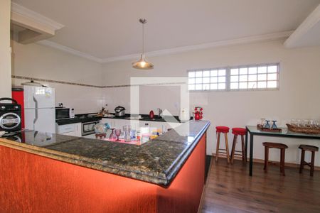 Cozinha  de casa à venda com 3 quartos, 300m² em Pompéia, Belo Horizonte