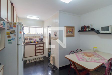 Apartamento à venda com 67m², 2 quartos e 1 vagaCozinha e área de serviço