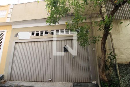 Casa à venda com 115m², 3 quartos e 2 vagasFachada