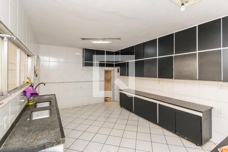 Casa para alugar com 300m², 4 quartos e 5 vagasCozinha